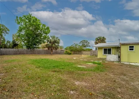 607 N Coconut Avenue N Port St. Lucie FL 34952