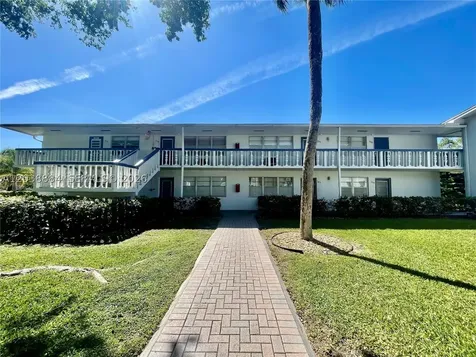 337 Durham J Deerfield Beach FL 33442