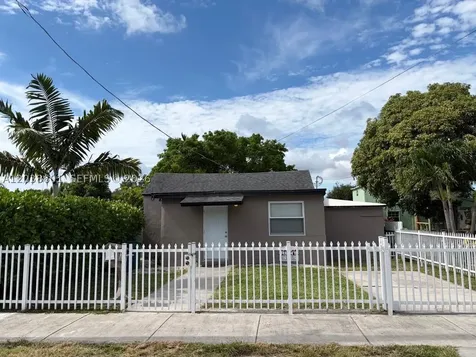 2154 NW 50th Street Miami FL 33142