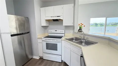 3433 NW 44th Street Oakland Park FL 33309