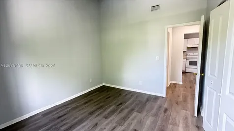 3433 NW 44th Street Oakland Park FL 33309
