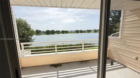 3433 NW 44th Street Oakland Park FL 33309