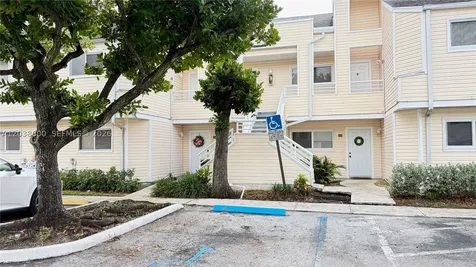 3433 NW 44th Street Oakland Park FL 33309