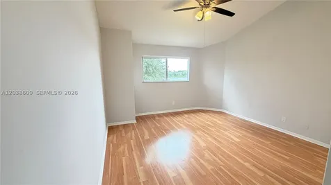3433 NW 44th Street Oakland Park FL 33309