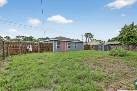 1977 SE Floresta Drive Port St. Lucie FL 34983