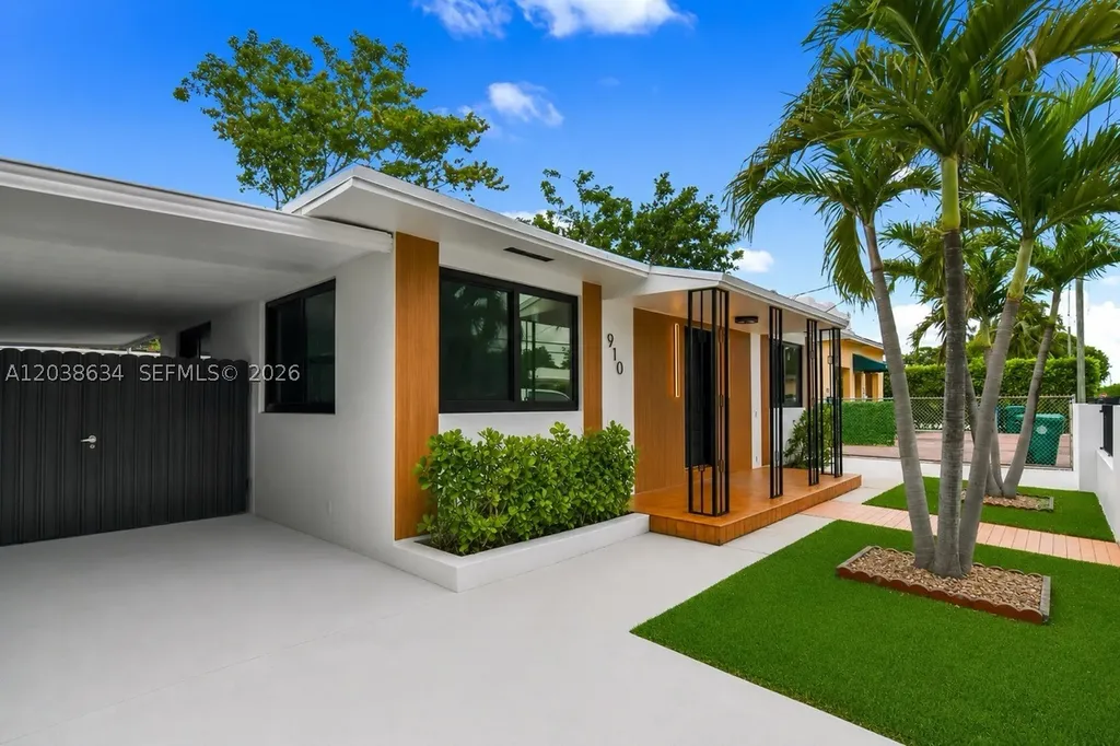 910 SW 9th Street Miami FL 33130