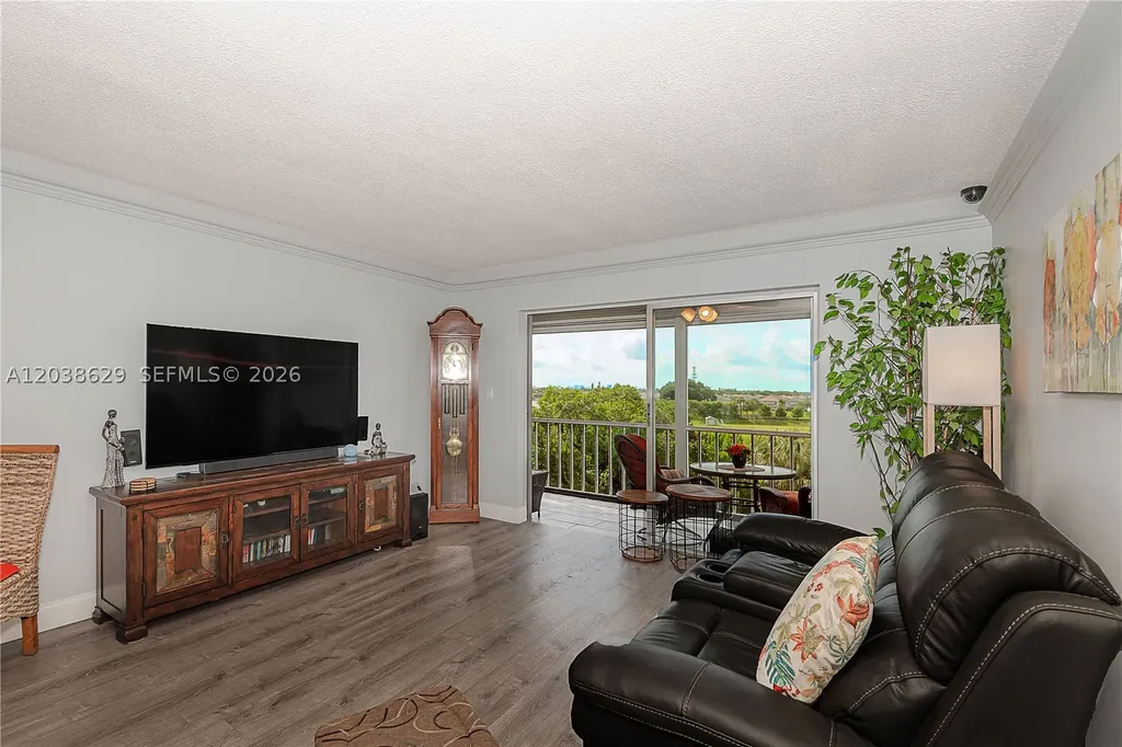 4800 Hillcrest Lane Hollywood FL 33021