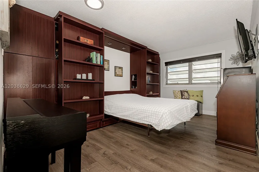 4800 Hillcrest Lane Hollywood FL 33021