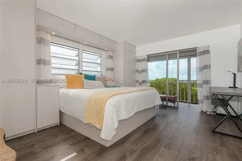 4800 Hillcrest Lane Hollywood FL 33021