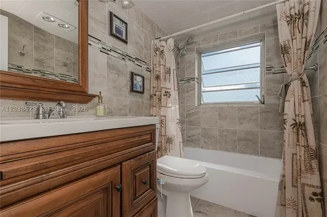 4800 Hillcrest Lane Hollywood FL 33021