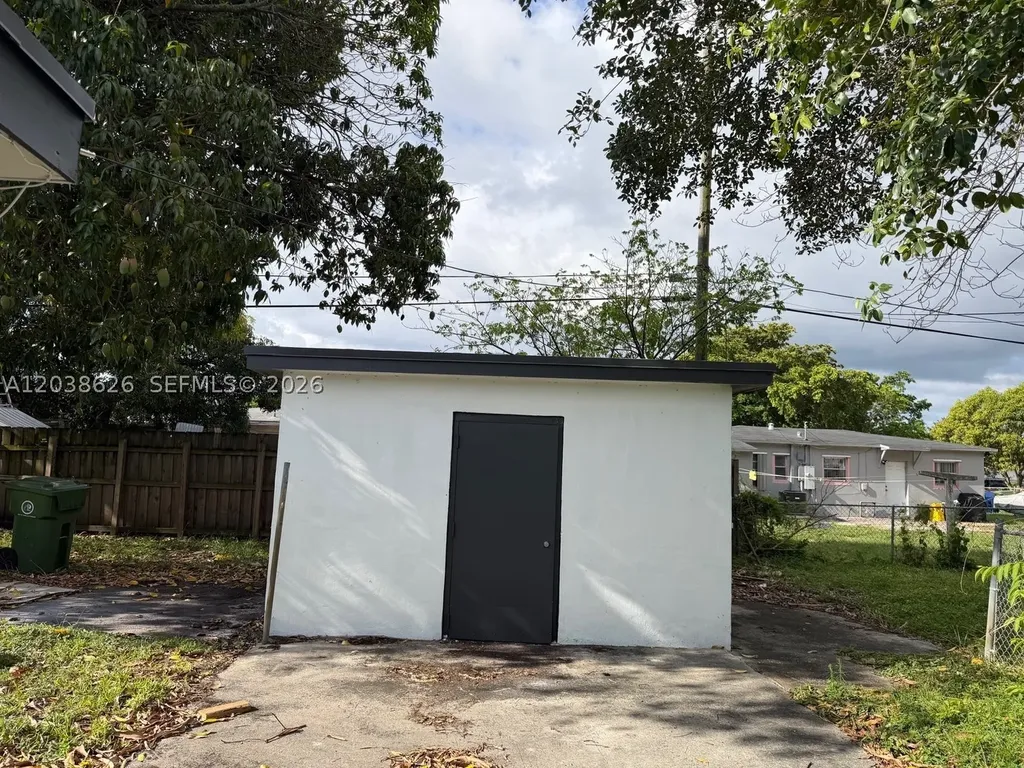 1600 NW 13th Court Fort Lauderdale FL 33311