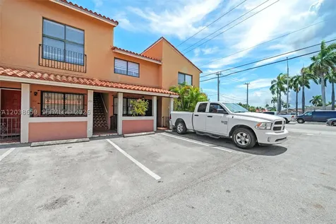 2770 W 60th Place Hialeah FL 33016