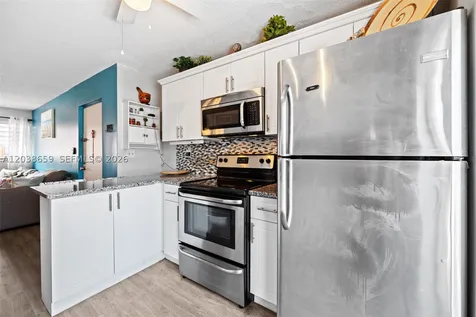 2770 W 60th Place Hialeah FL 33016