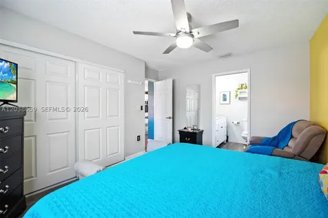 2770 W 60th Place Hialeah FL 33016