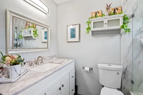 2770 W 60th Place Hialeah FL 33016