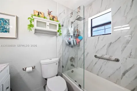 2770 W 60th Place Hialeah FL 33016