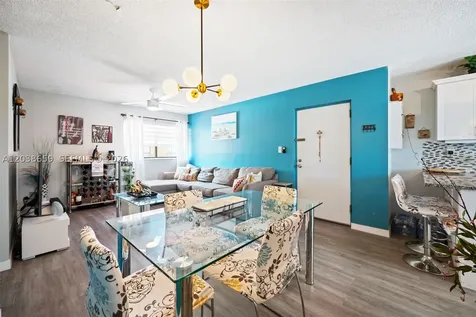 2770 W 60th Place Hialeah FL 33016