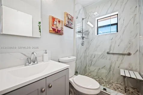 2770 W 60th Place Hialeah FL 33016