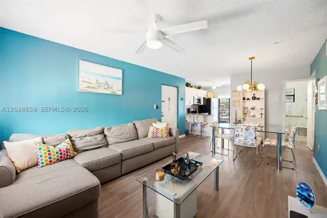 2770 W 60th Place Hialeah FL 33016