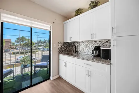 2770 W 60th Place Hialeah FL 33016