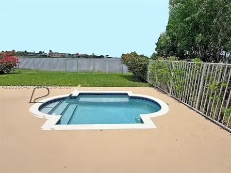 1212 Falls Boulevard Weston FL 33327