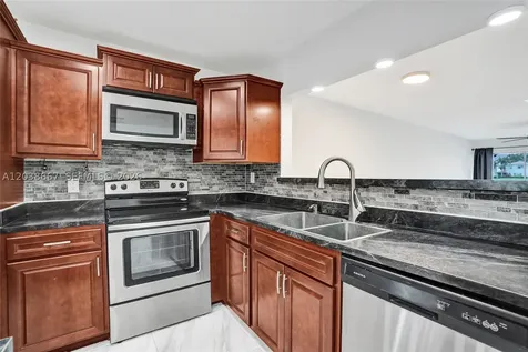 9540 NW 65th Street Tamarac FL 33321