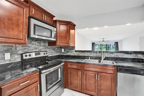 9540 NW 65th Street Tamarac FL 33321