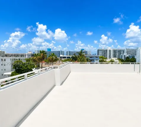 945 Michigan Avenue Miami Beach FL 33139