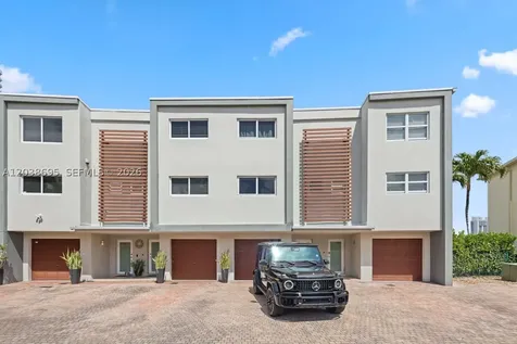 3927 NE 171st Street North Miami Beach FL 33160