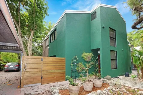 3138 Mary Street Miami FL 33133