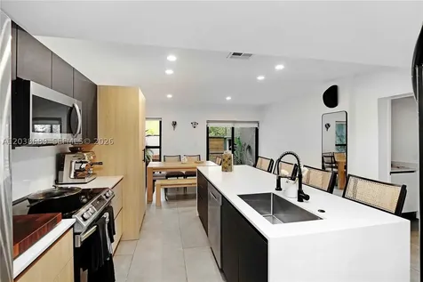 3138 Mary Street Miami FL 33133