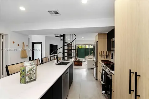 3138 Mary Street Miami FL 33133