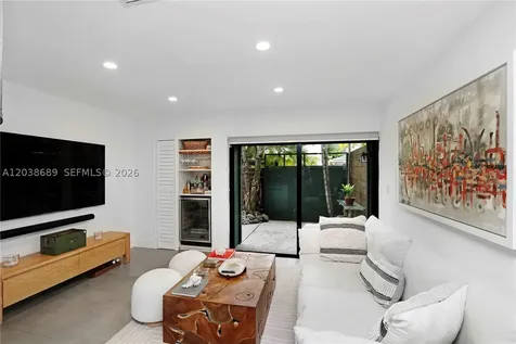 3138 Mary Street Miami FL 33133
