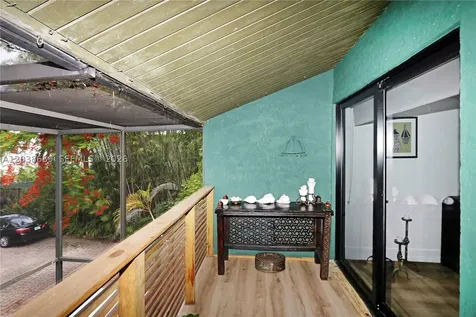 3138 Mary Street Miami FL 33133