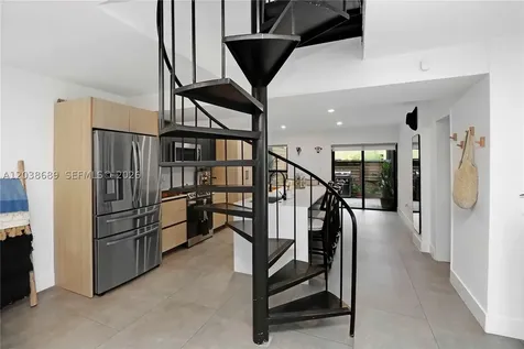 3138 Mary Street Miami FL 33133