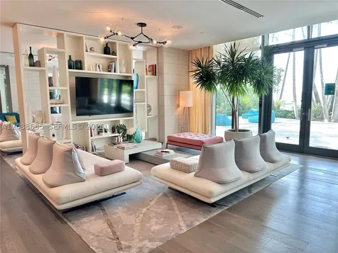 650 NE 32nd Street Miami FL 33137