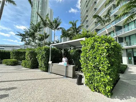 650 NE 32nd Street Miami FL 33137