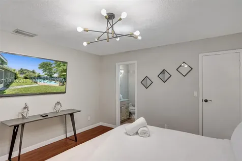 4519 Monroe Street Hollywood FL 33021