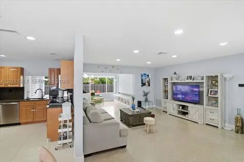 8211 NW 12th Street Pembroke Pines FL 33024