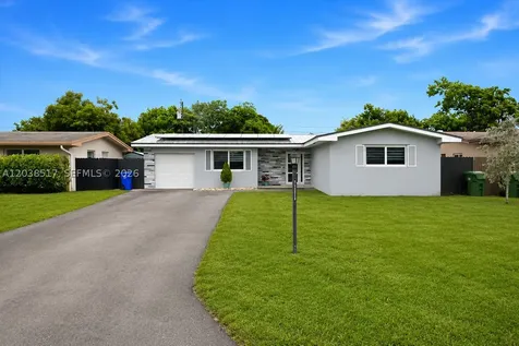 8211 NW 12th Street Pembroke Pines FL 33024