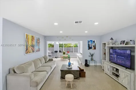 8211 NW 12th Street Pembroke Pines FL 33024