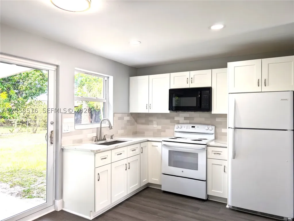 2721 NW 25th Street Fort Lauderdale FL 33311