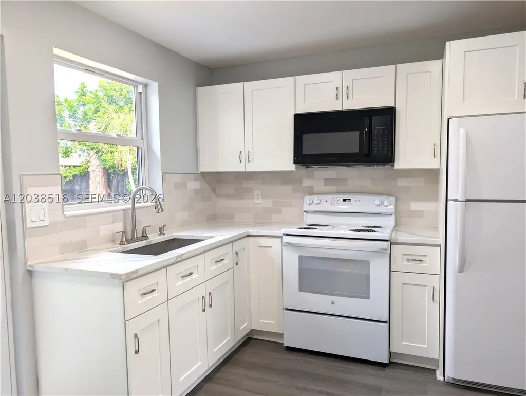 2721 NW 25th Street Fort Lauderdale FL 33311