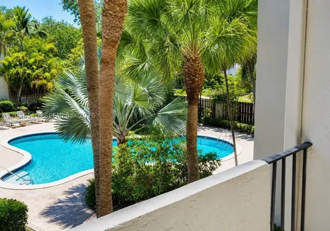 6904 N Kendall Drive Pinecrest FL 33156