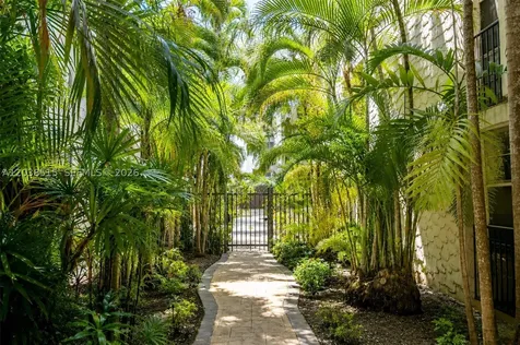 6904 N Kendall Drive Pinecrest FL 33156