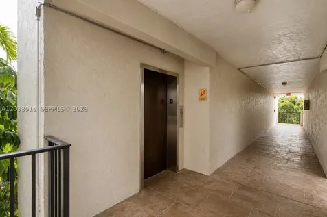 6904 N Kendall Drive Pinecrest FL 33156