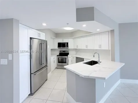 1800 Sunset Harbour Drive Miami Beach FL 33139