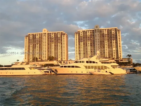 1800 Sunset Harbour Drive Miami Beach FL 33139