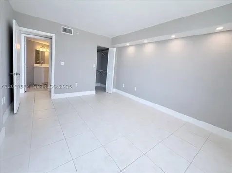 1800 Sunset Harbour Drive Miami Beach FL 33139