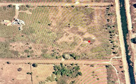 18457 NW 274th Street Okeechobee FL 34972